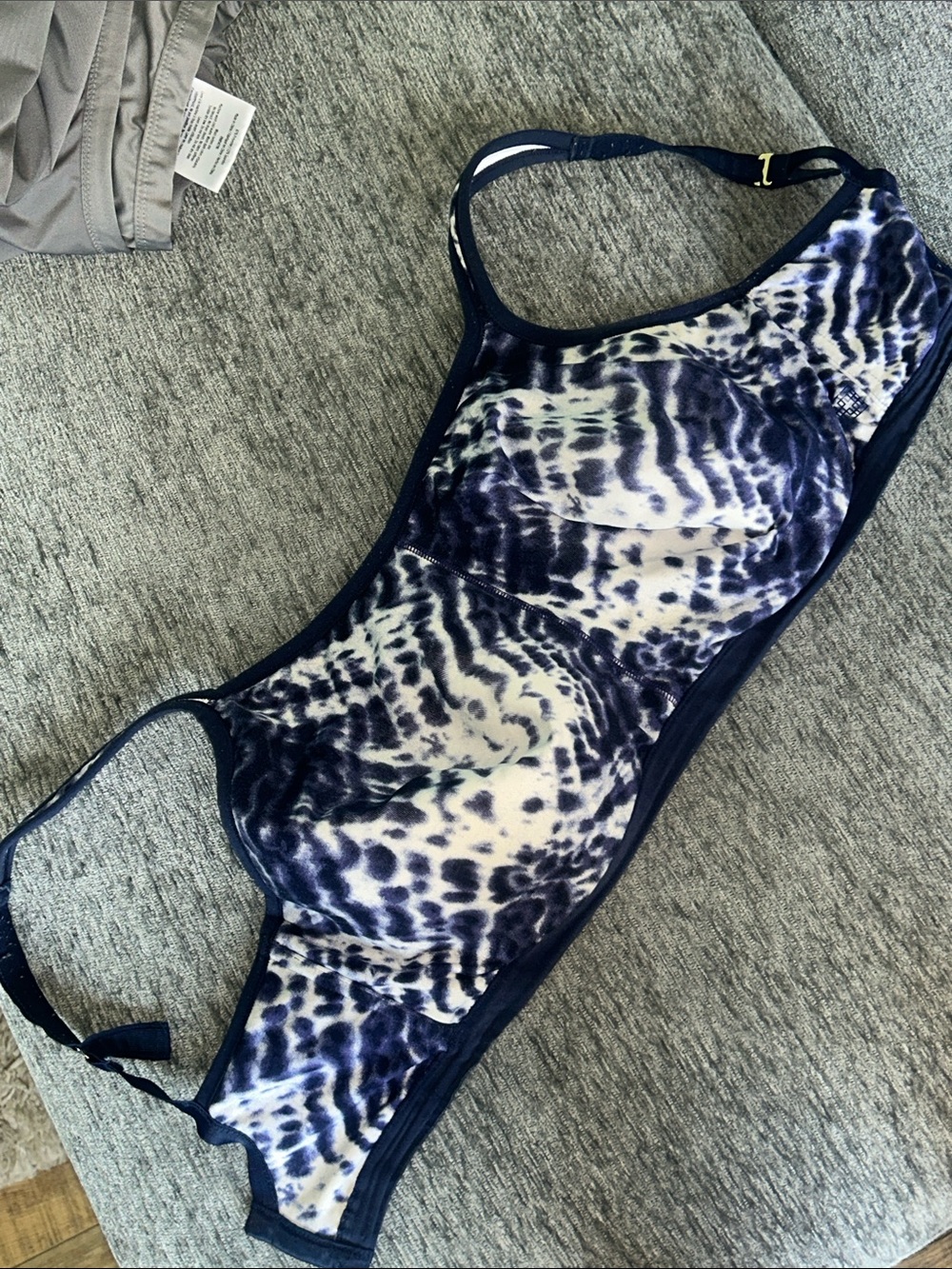 Natori Navy and White Patterned Sports Bra